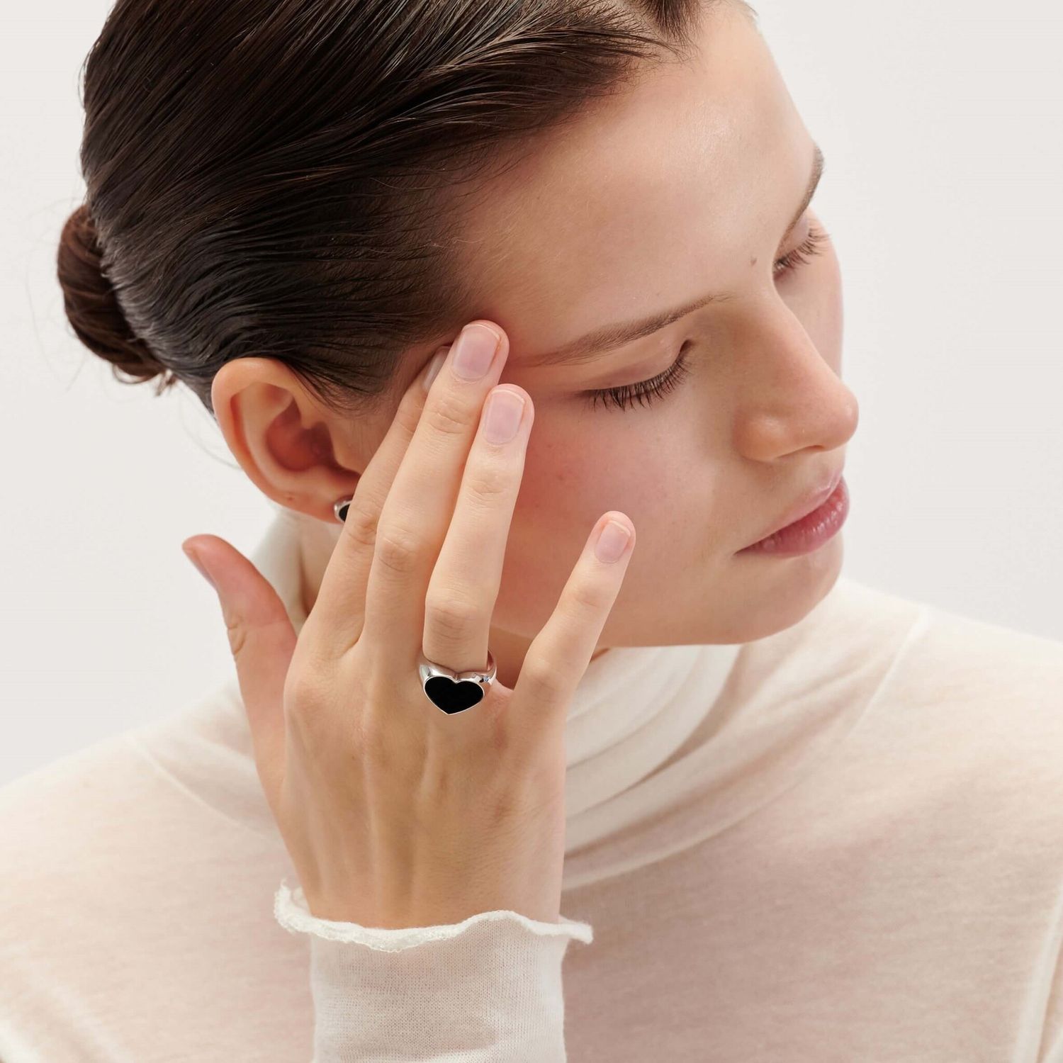 Кольцо-печатка Silver Big Black Heart Ring
