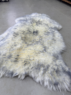 Шкура коврик меховой прикроватный овчина, 100х60 см. Пепельный