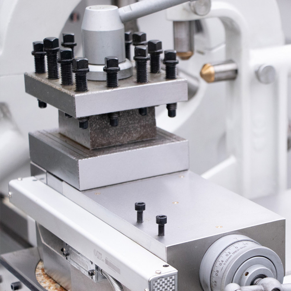 PROMA SPF-1000PHS универсальный токарный станок с УЦИ