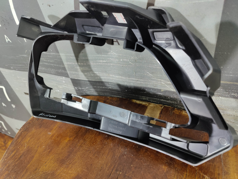 Кронштейн ПТФ задний левый Nissan Terrano 3 Новый Оригинал 269869662R