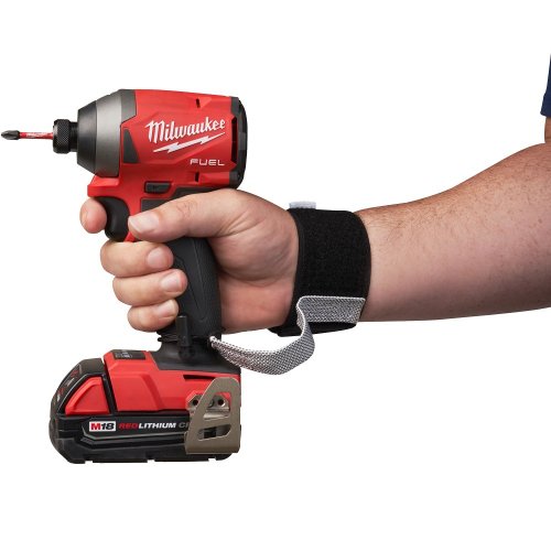 Строп Milwaukee страховочный на запястье