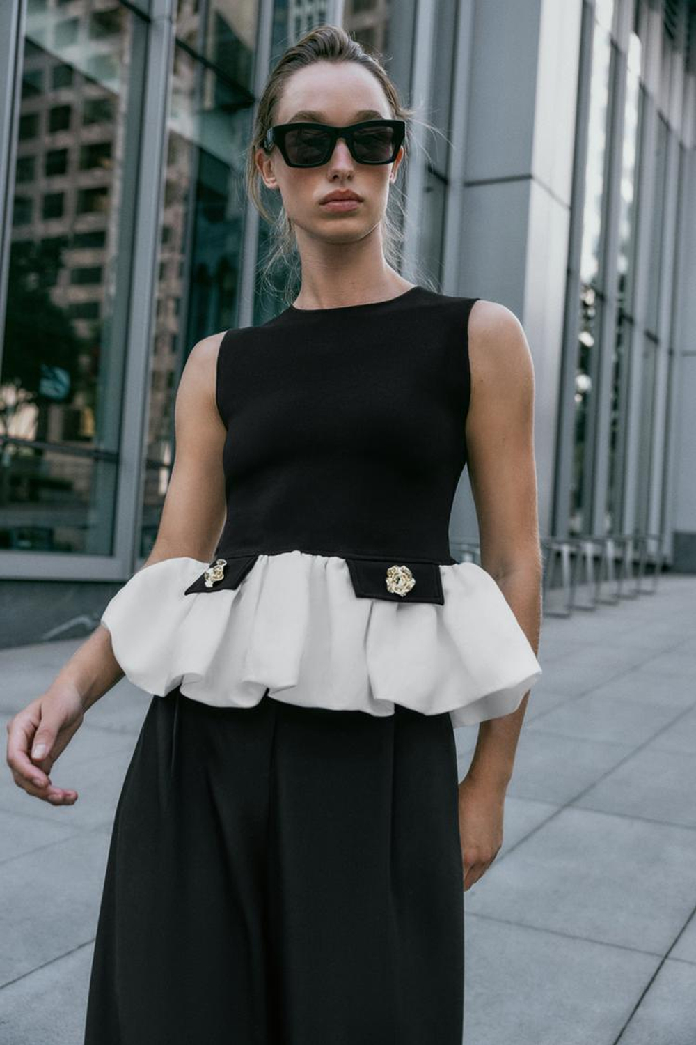 ZARA КОМБИНИРОВАННЫЙ ТОП ИЗ ЭЛАСТИЧНОЙ ТКАНИ, ЧЕРНЫЙ/БЕЛЫЙ