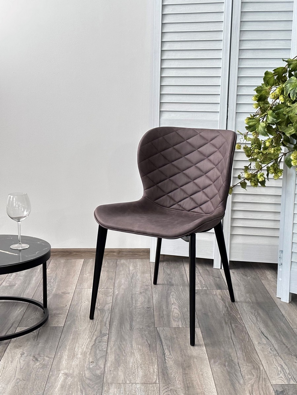 Стул М-City DISAUR Клод, Kiprus-04 Коричневый, искусственная замша, Черный каркас