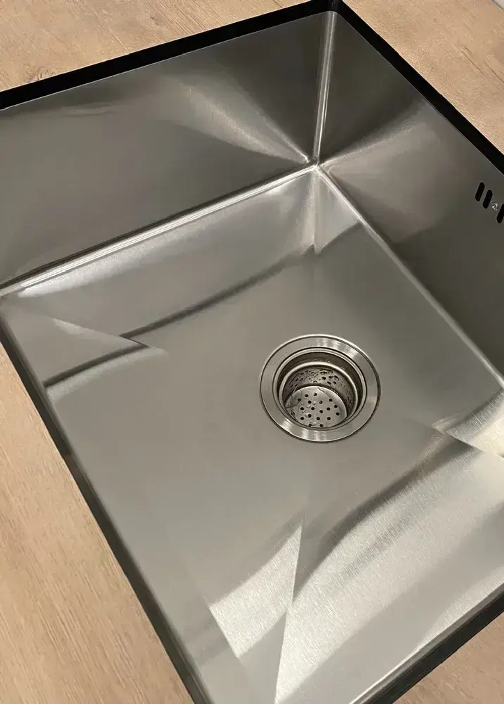 Фреза кромочная прямая, обгонная, 4 лезвия с нижним подшипником, 16x50, хвостовик 8 мм.