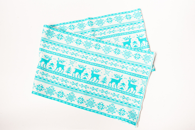 Вязаный шарф бело-бирюзовый с карельскими узорами