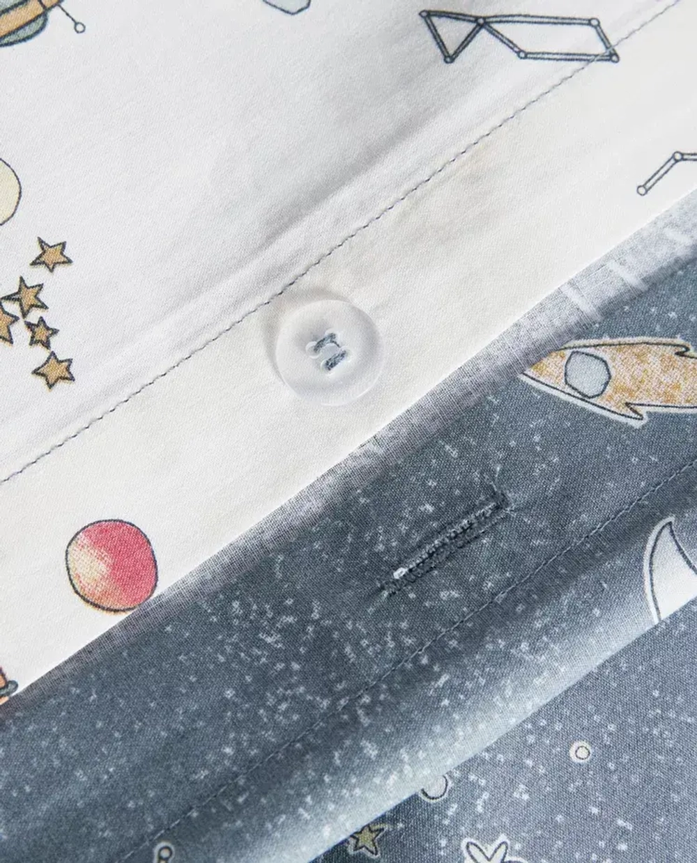 ZARA HOME ДЕТСКИЙ ДВУСТОРОННИЙ ПОДОДЕЯЛЬНИК, ЭКРЮ/СИНИЙ