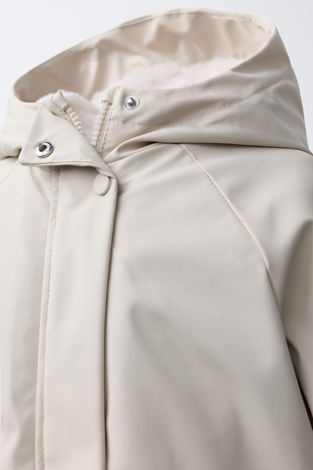 ZARA ПРОРЕЗИНЕННАЯ КУРТКА WATER REPELLENT С ЭФФЕКТОМ МЕХА, ЭКРЮ