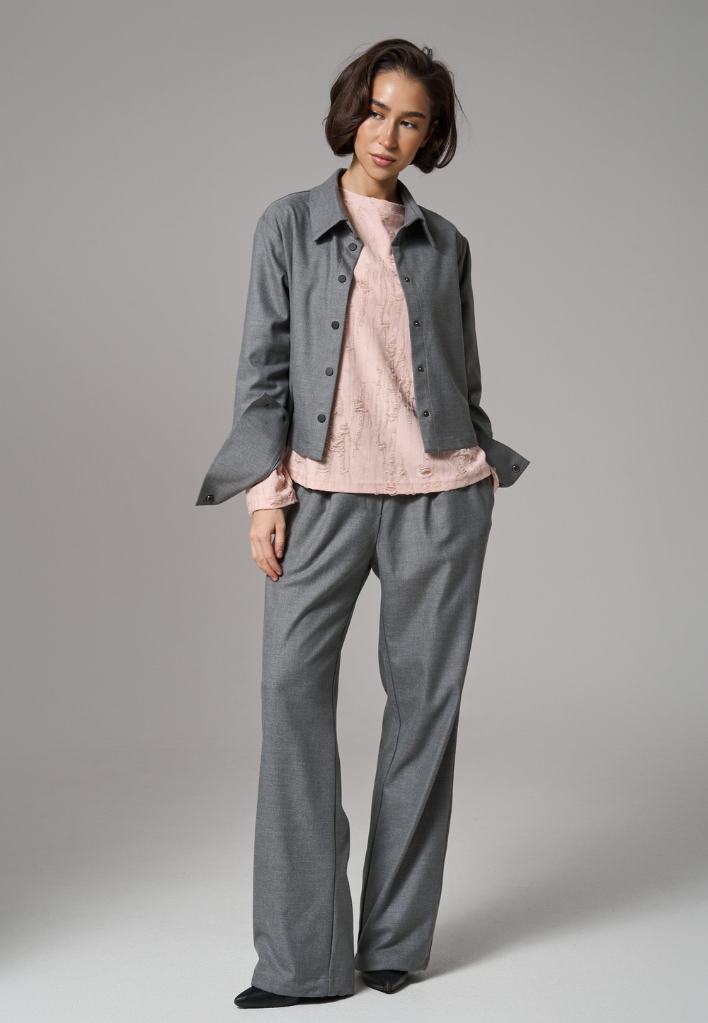 Рубашка-жакет укороченная серая