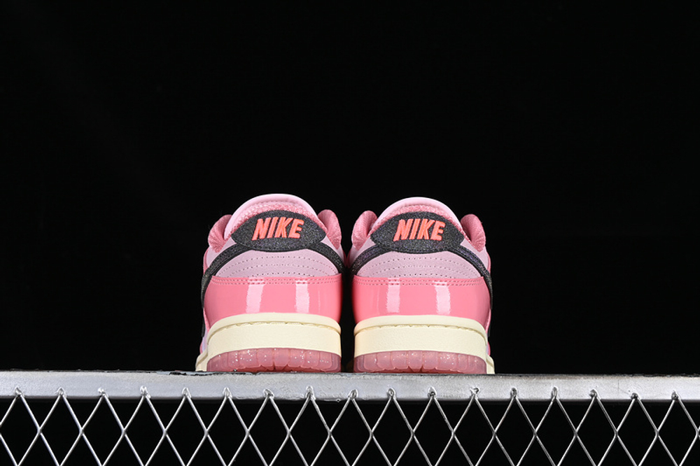 Nike Dunk Low «Barbie»