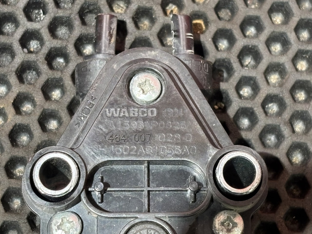 Кран уровня пола кабины 2024г.