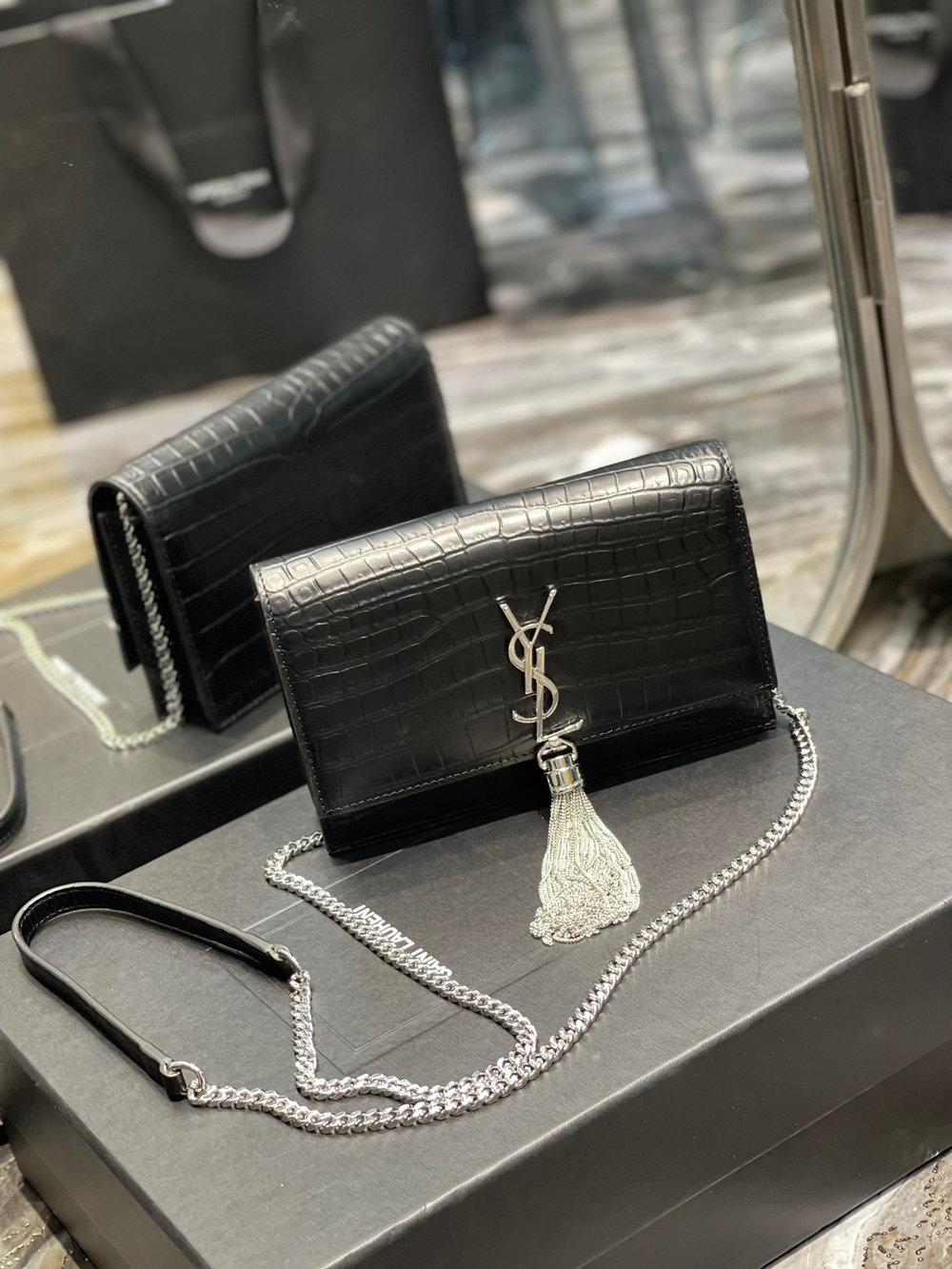 Saint Laurent Kate Chain Wallet 19 cm