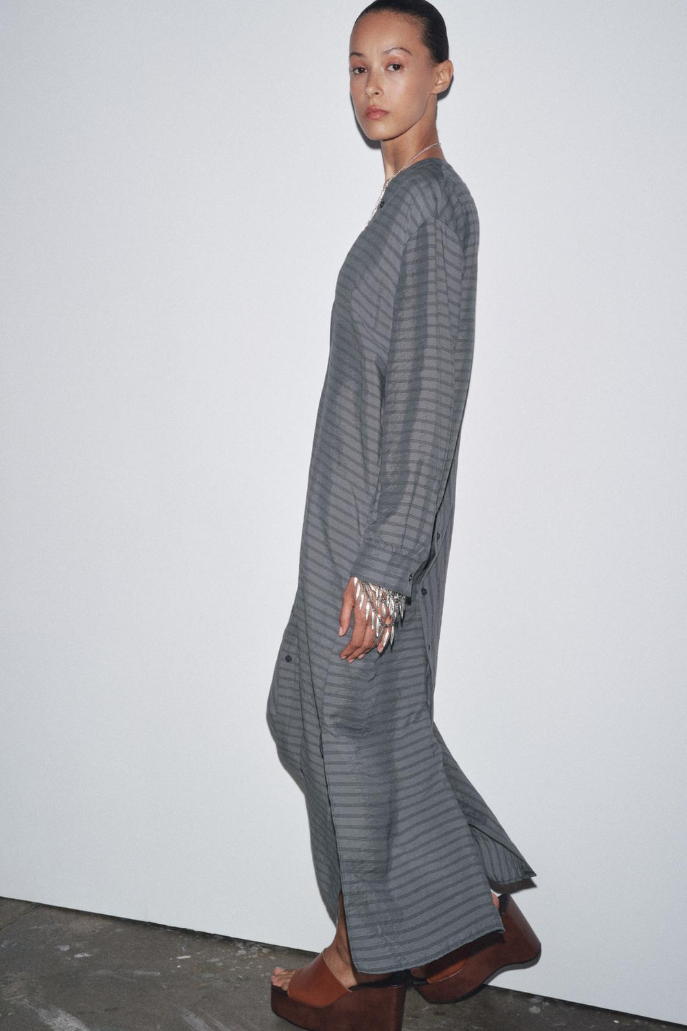 ZARA ПЛАТЬЕ-РУБАШКА В ПОЛОСКУ — ZW COLLECTION, АНТРАЦИТОВО-СЕРЫЙ