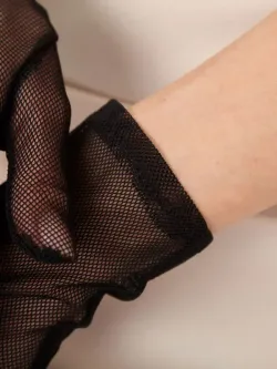 Перчатки в сетку