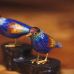 Парные фигурки птичек в технике клуазоне на подставке