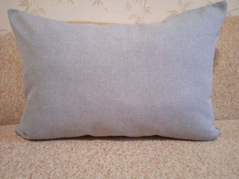 Декоративная гобеленовая наволочка для интерьерной подушки Осеннее озеро 68х47