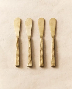 ZARA HOME НАБОР НОЖЕЙ ДЛЯ МАСЛА С ЧЕКАНКОЙ (4 ШТ.), ЗОЛОТОЙ