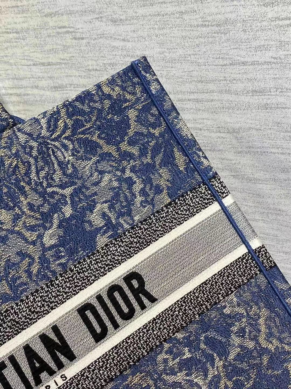 Christian Dior Book Tote 42 cm