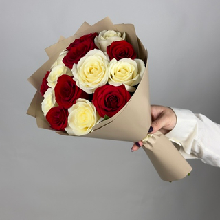 Flower bouquet of 15 white Kenyan roses