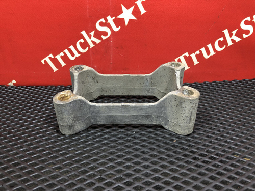 Кронштейн топливного бака