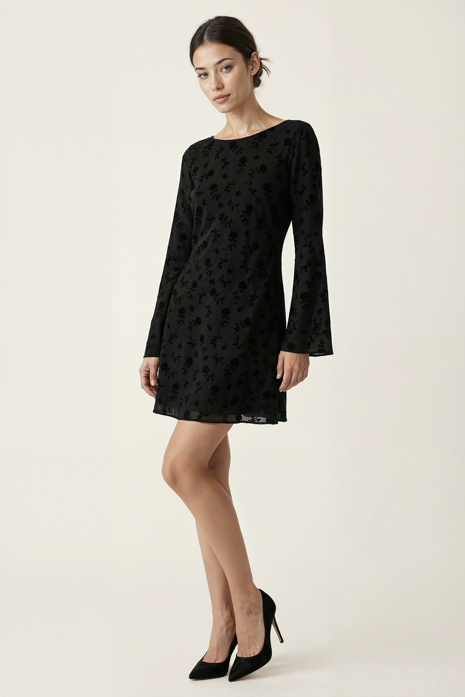 Платье мини с открытой спиной