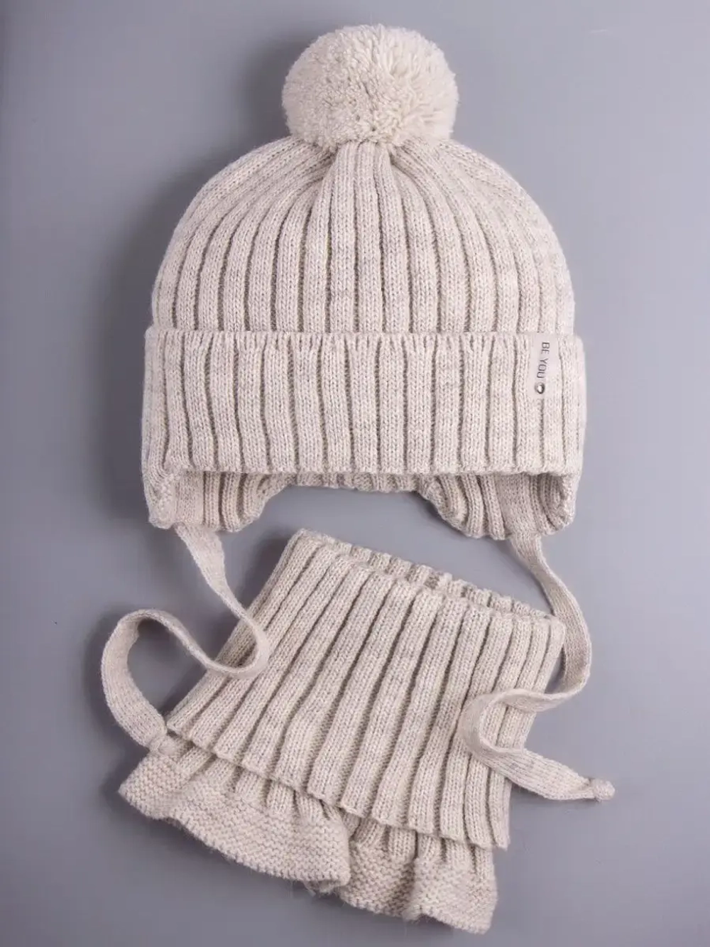 Шапка для девочки осенняя и снуд вязаные