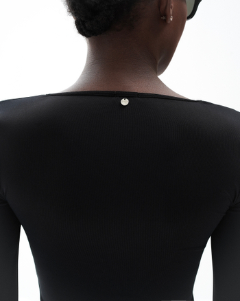 №032 Платье макси с глубоким вырезом (черный)