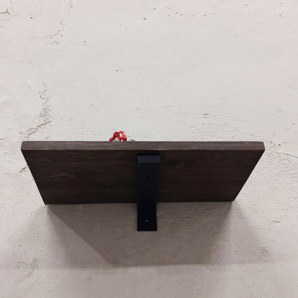 Настенные полки из натурального дерева в стиле Лофт