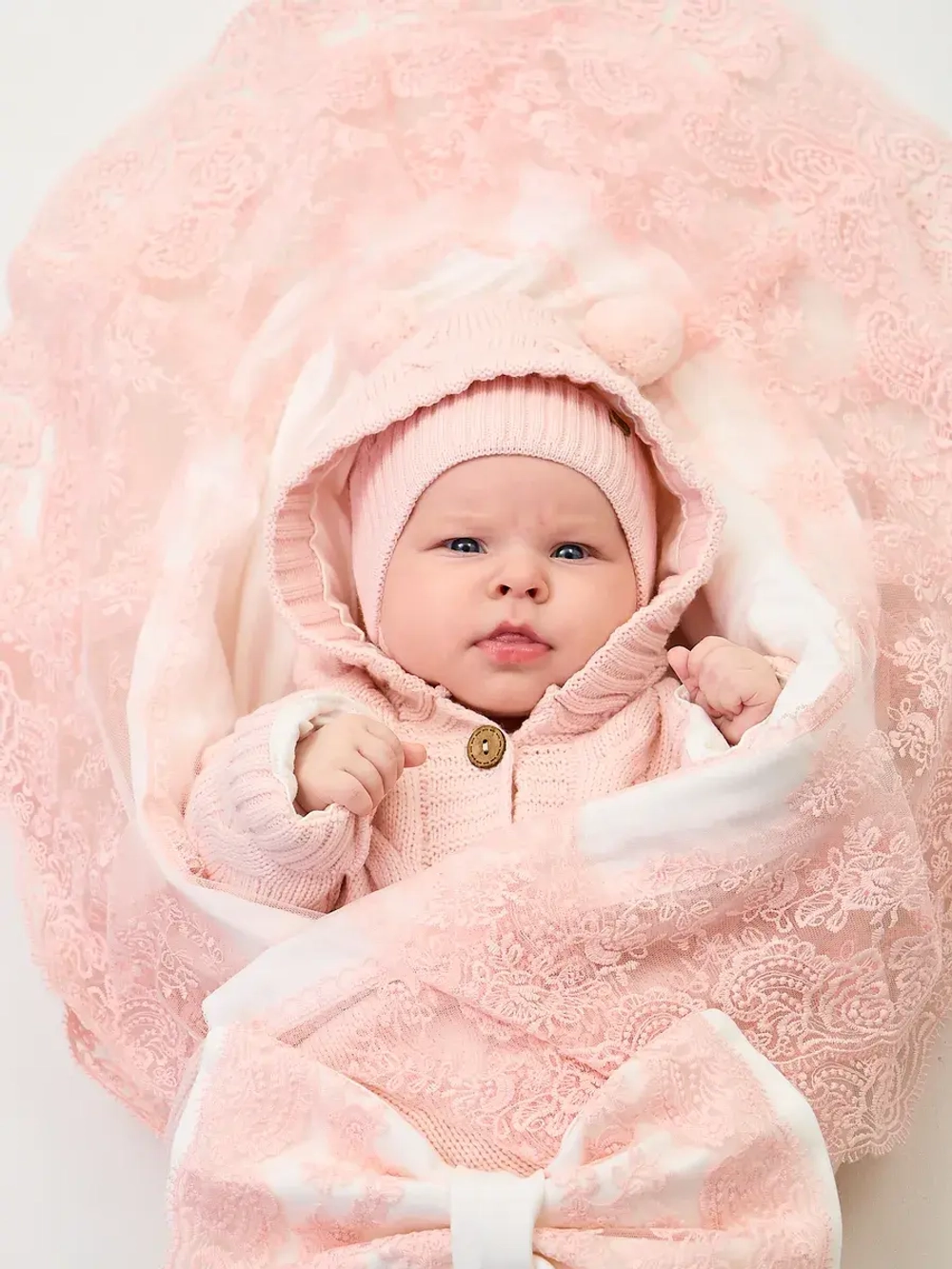 Конверт на выписку для новорожденных вязаный