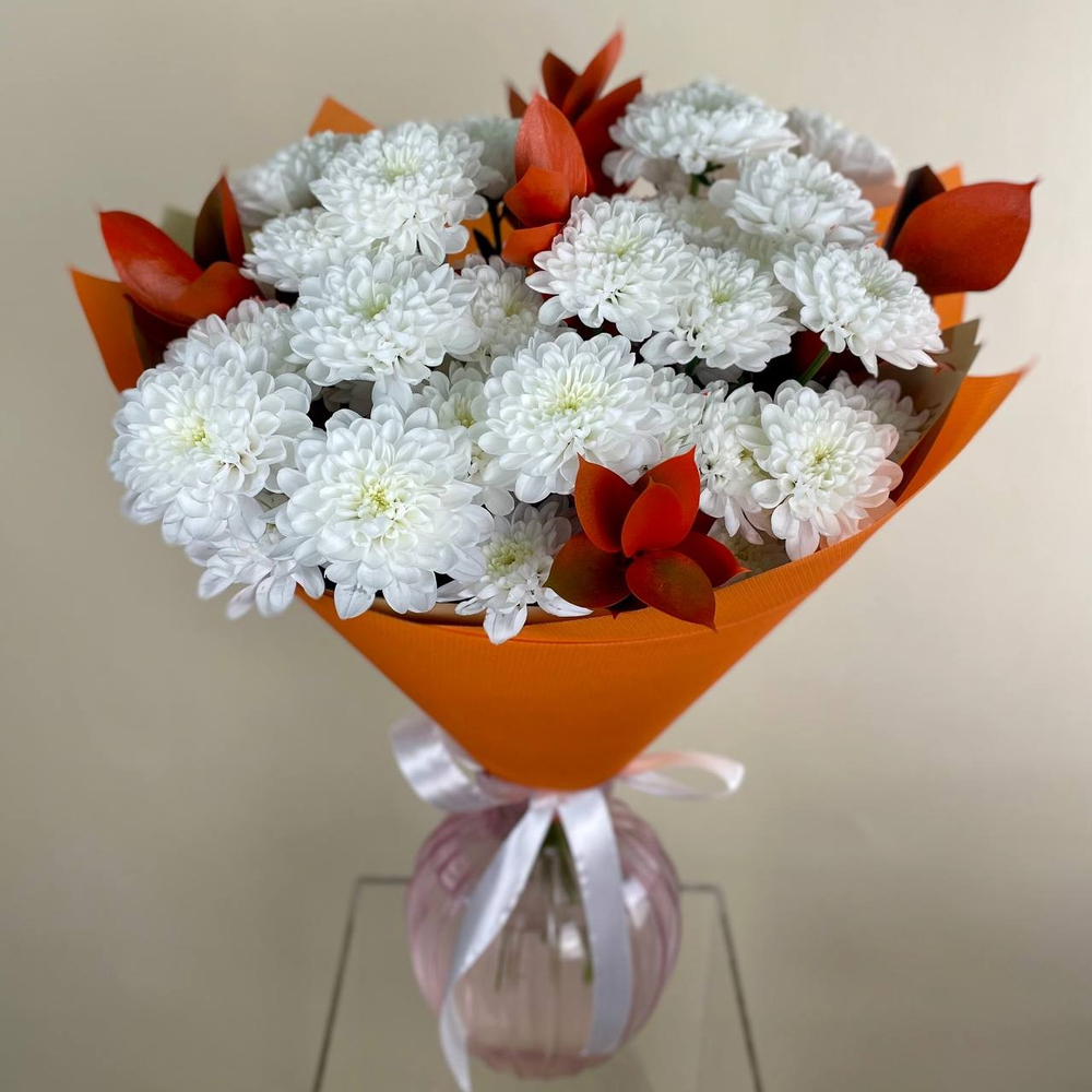 С16059 БУКЕТ ИЗ КУСТОВЫХ ХРИЗАНТЕМ С ЗЕЛЕНЬЮ