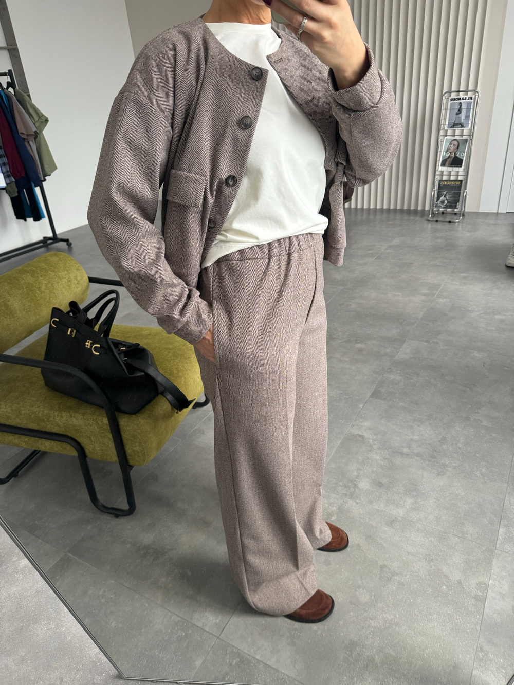 Трикотажный костюм с бомбером бежевый