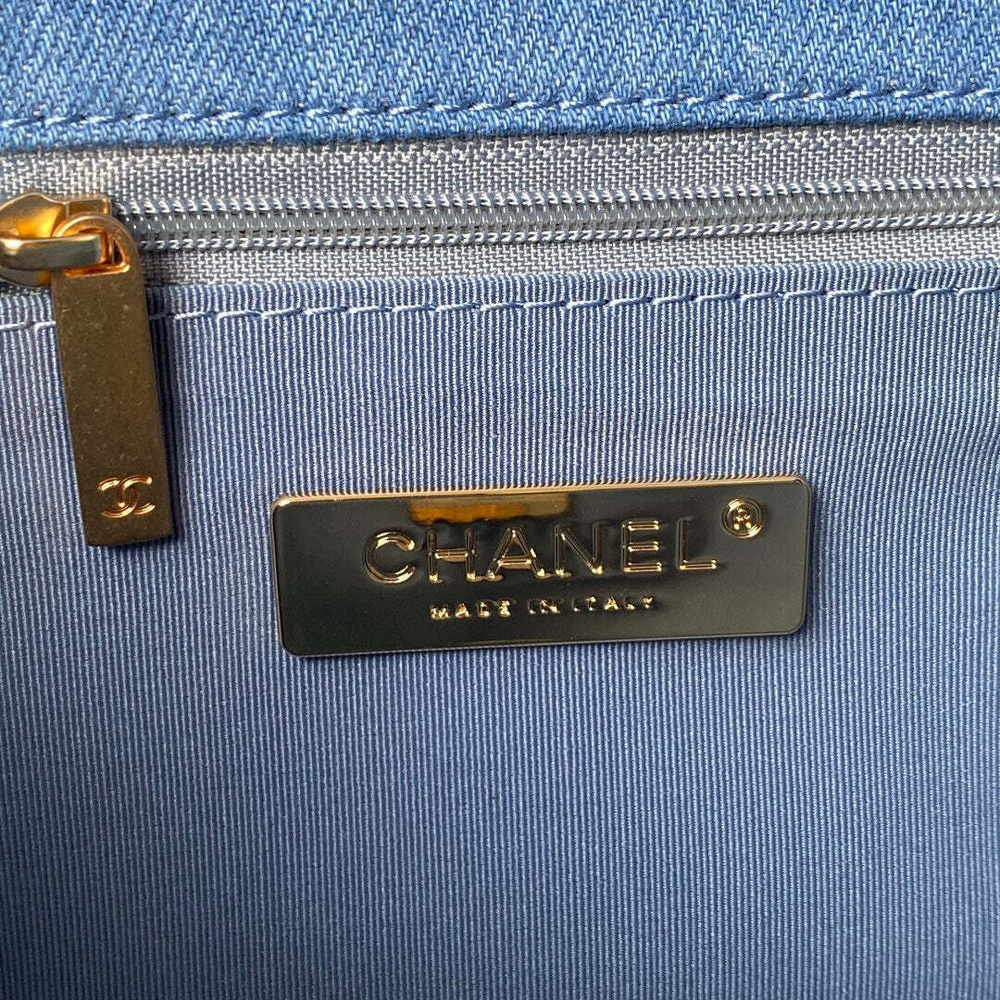 Chanel 19 26 cm