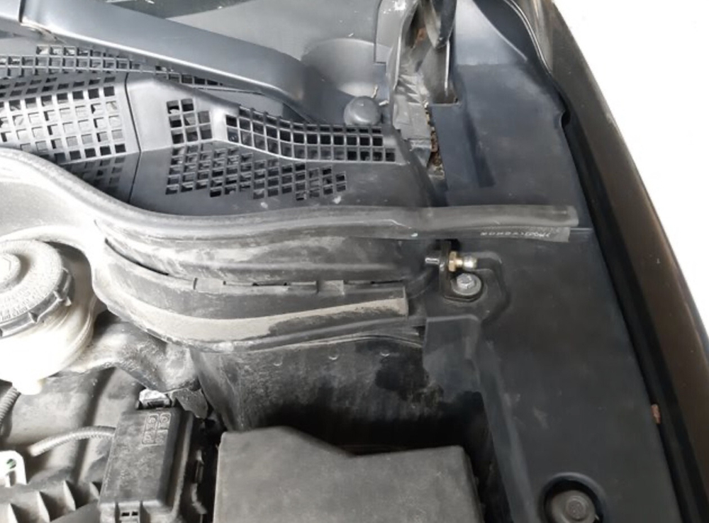 Амортизатор (упор) капота на Honda CR-V 04-08(с 2007 по 2012 г.в.)Autoinnovation