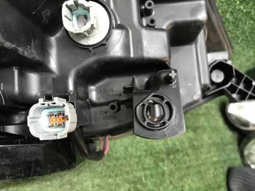 Фара левая Nissan X-Trail T32 (2017-2022) галоген