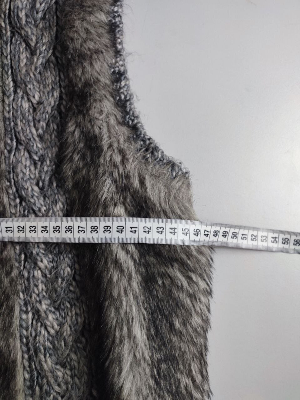 Жилет Opus с шерстью стильный 44-46 размер