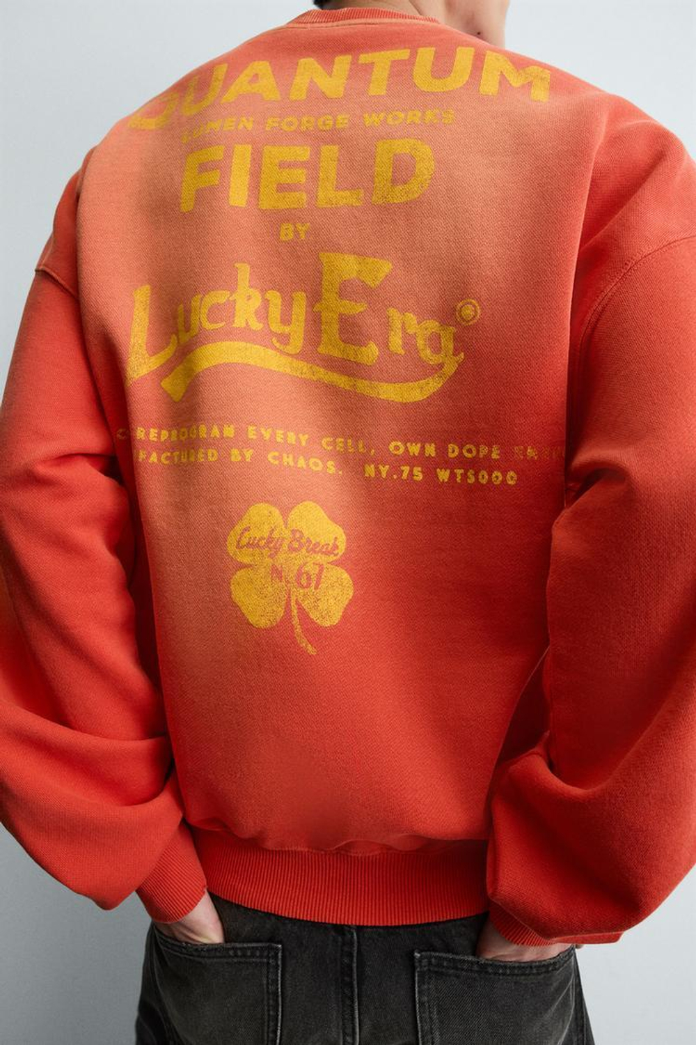 ZARA ТОЛСТОВКА С ПРИНТОМ-СПРЕЕМ И НАДПИСЯМИ, КРАСНЫЙ