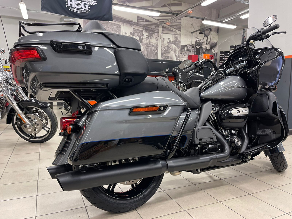 Road Glide Limited 114 Harley-Davidson - Gauntlet Gray Metallic (Black Finish)