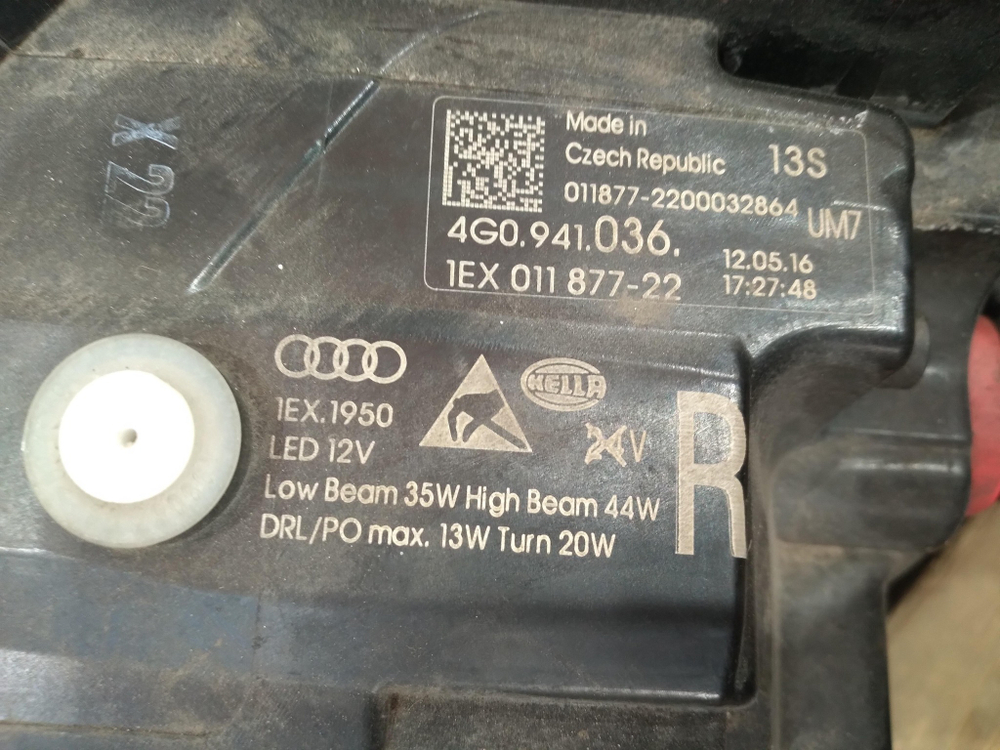 Фара правая Audi A6 C7 Matrix б/у оригинал целая 4G0941036
