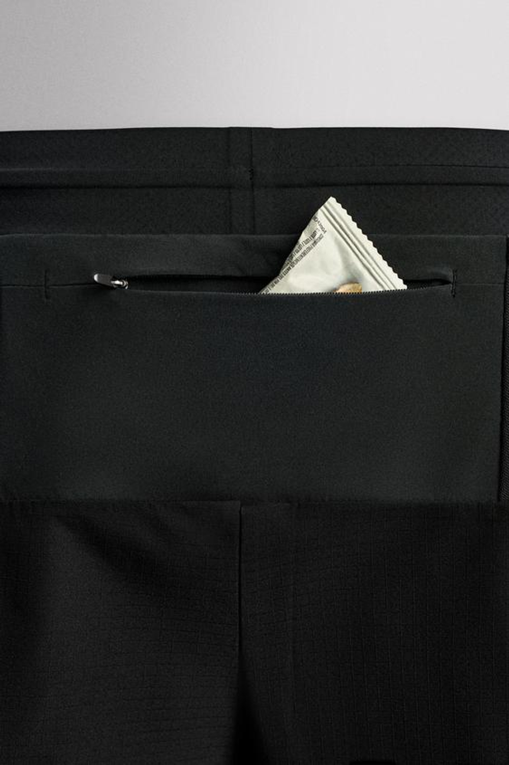 ZARA СПОРТИВНЫЕ ШОРТЫ ДЛЯ БЕГА С ЦВЕТОВЫМИ БЛОКАМИ 5'', ЧЕРНЫЙ