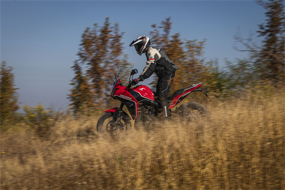 Мотоцикл Moto Morini X-CAPE 650 X красный