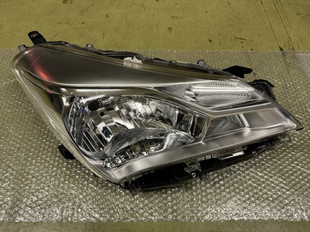 фара правая Toyota Vitz NSP130 135
