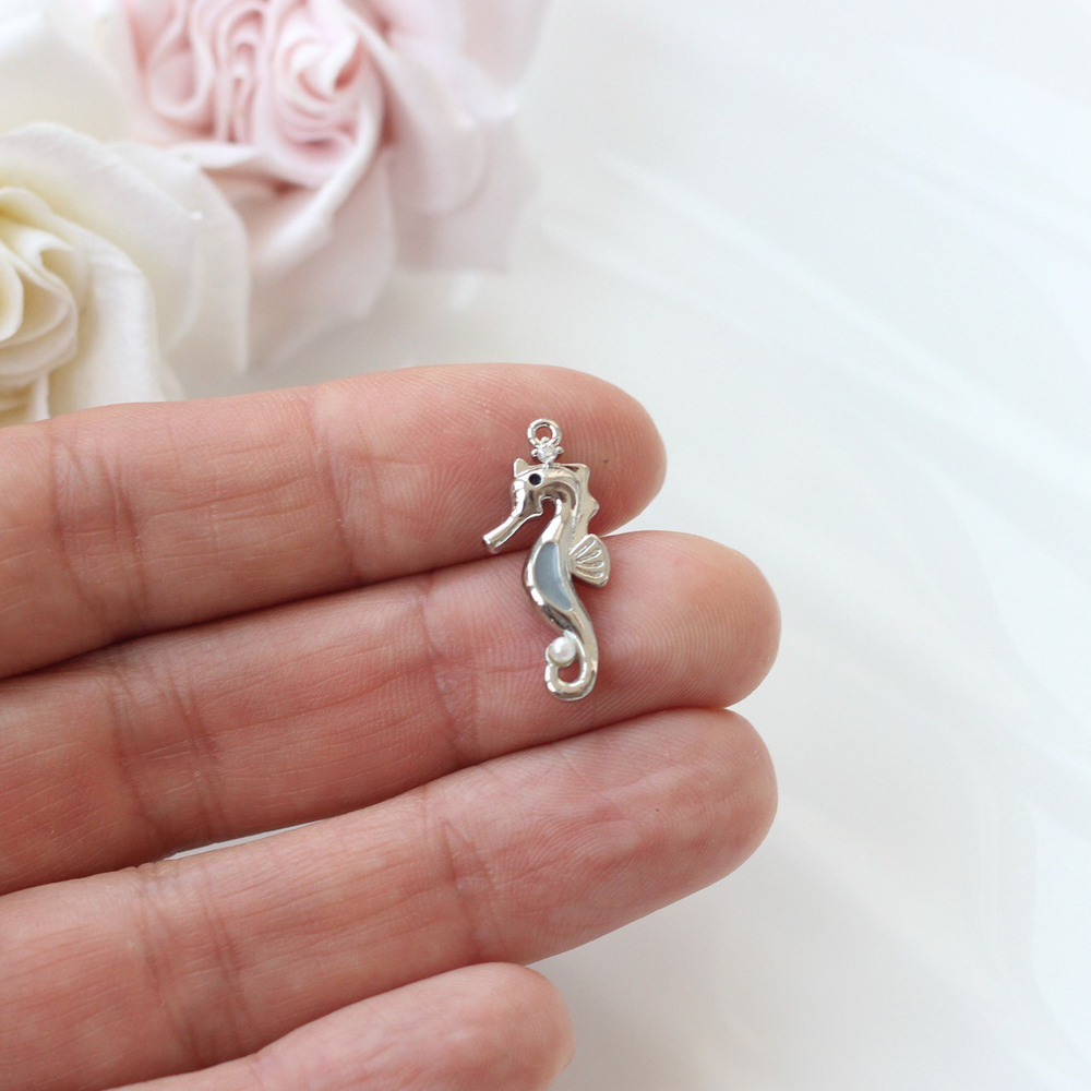 п532-р Подвеска "Морской конек" с фианитом 23*10мм, родий