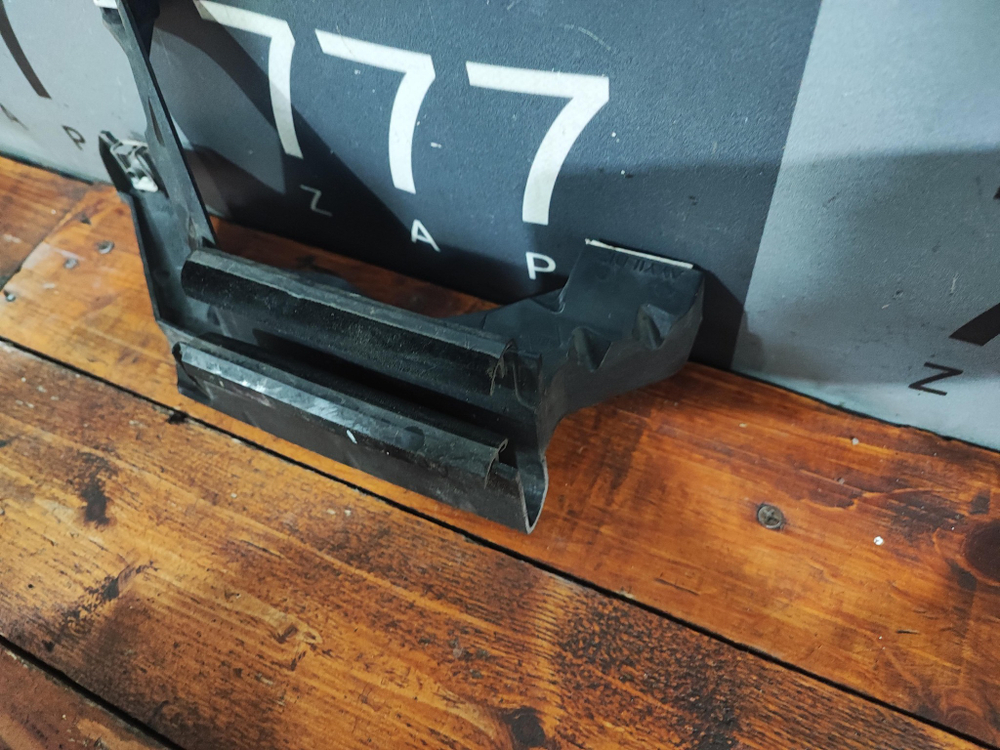 Направляющая стекла двери Renault Clio 3 05-12 Б/У Оригинал 8200485258