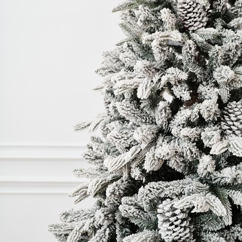 Заснеженная елка с шишками «Saint Paul» (Литая+пвх) 180 см / 1,8 м