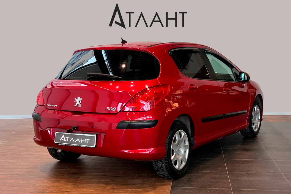 Peugeot 308, 2011 год