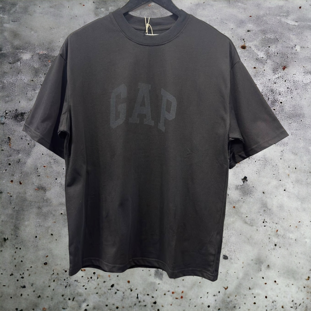 Футболка GAP x Yeezy • Черный