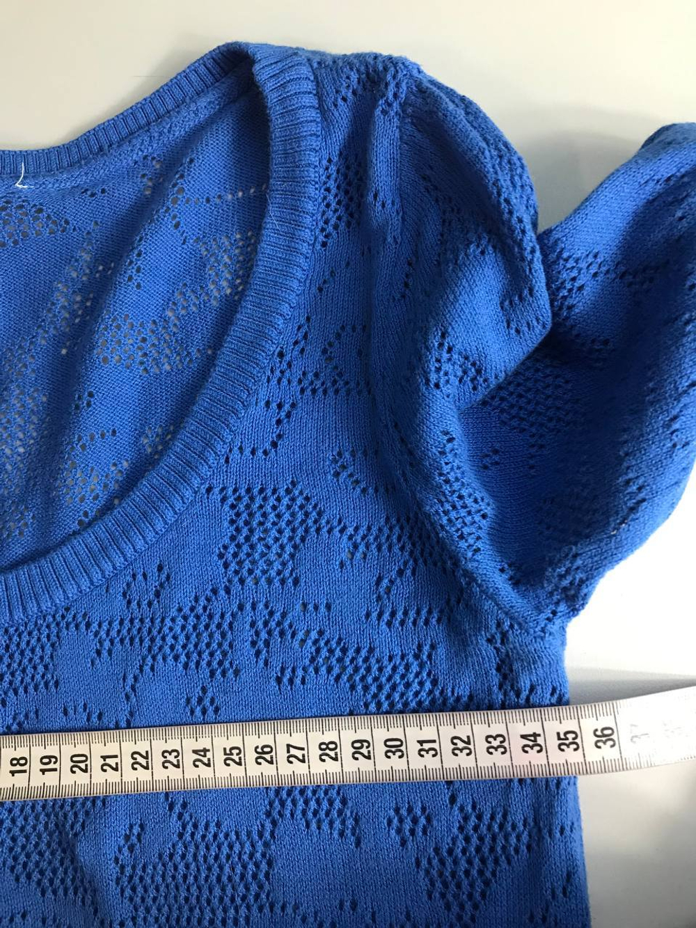 Джемпер красивого цвета, визуально на 42/44 размер