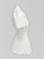 Костюм Diversiya из приталенного пиджака с розой на пуговицах и короткой плиссированной юбки на резинке