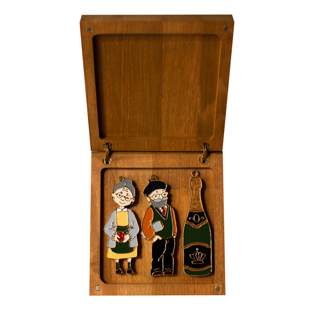 Подарочный набор из терх игрушек: Бабушка, Дедушка, Шампанское