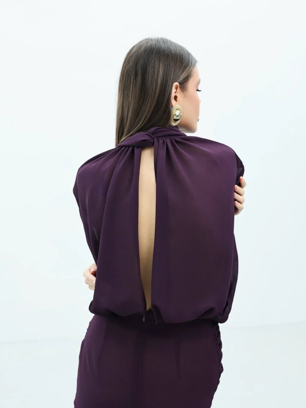 Платье с драпировкой и объемными плечами, Фиолетовое