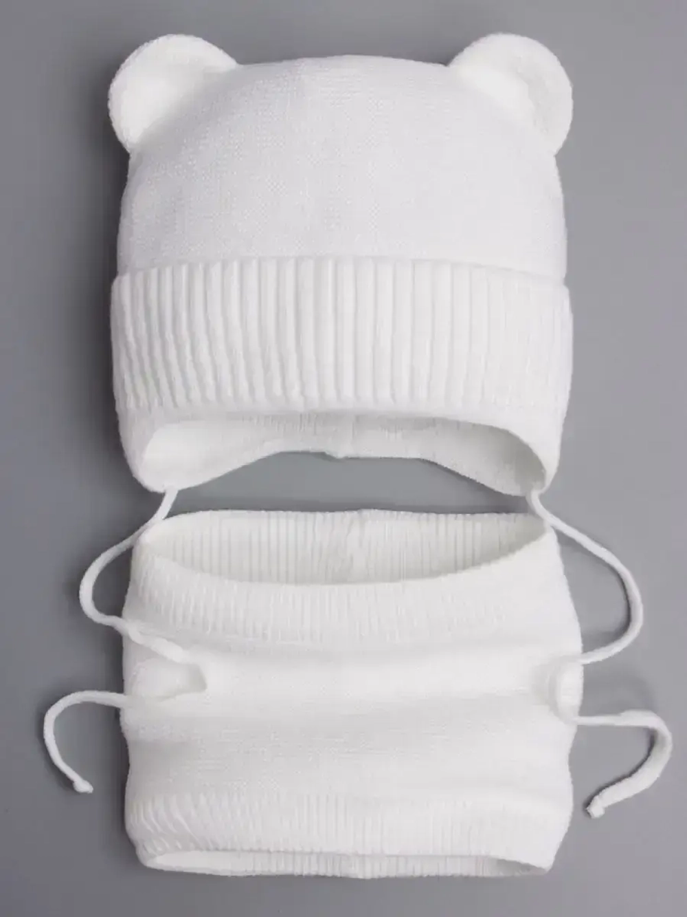 Шапка и снуд вязаная демисезонная для детей